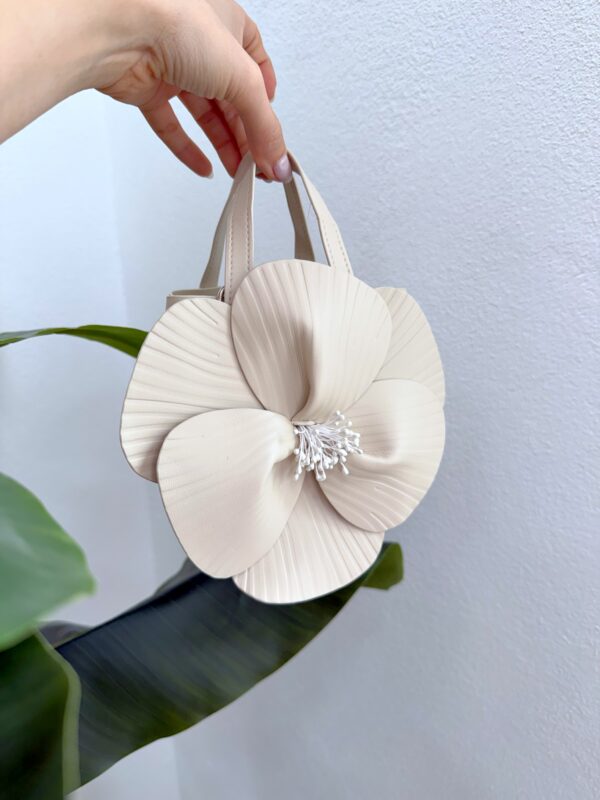 Bolso Pétalos Beige