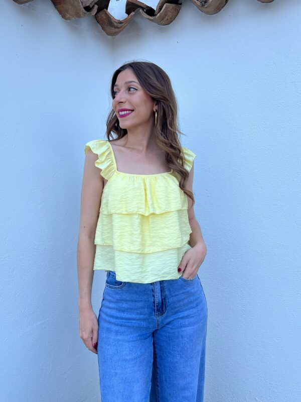 Top Camelia Amarillo Pastel