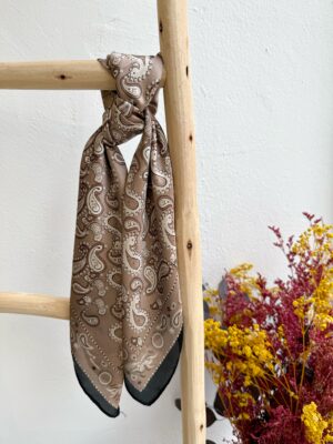 Pañuelo Paisley Beige