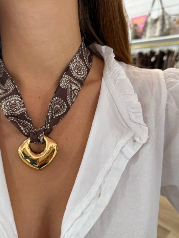 Collar Paisley Marrón