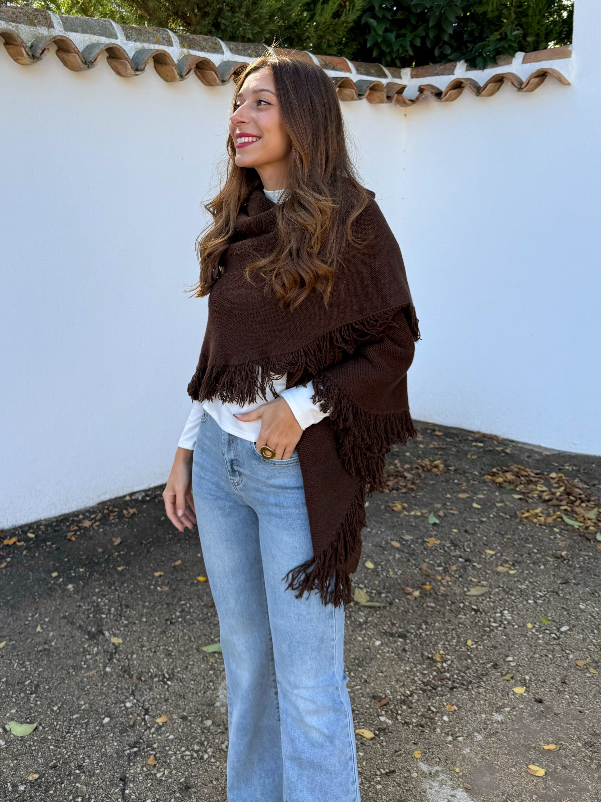 Capa Punto Flecos Choco