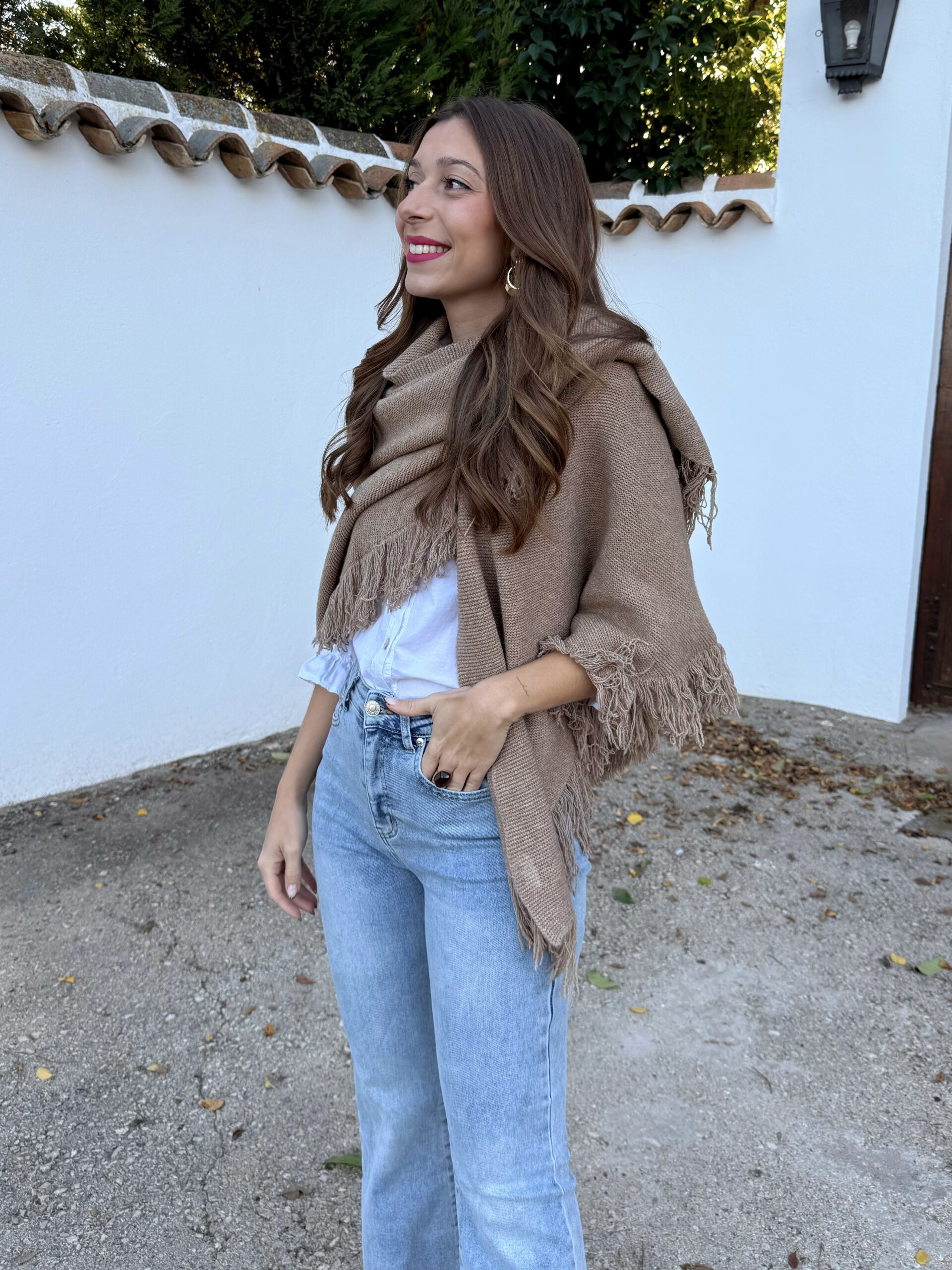 Capa Punto Flecos Camel - Imagen 5