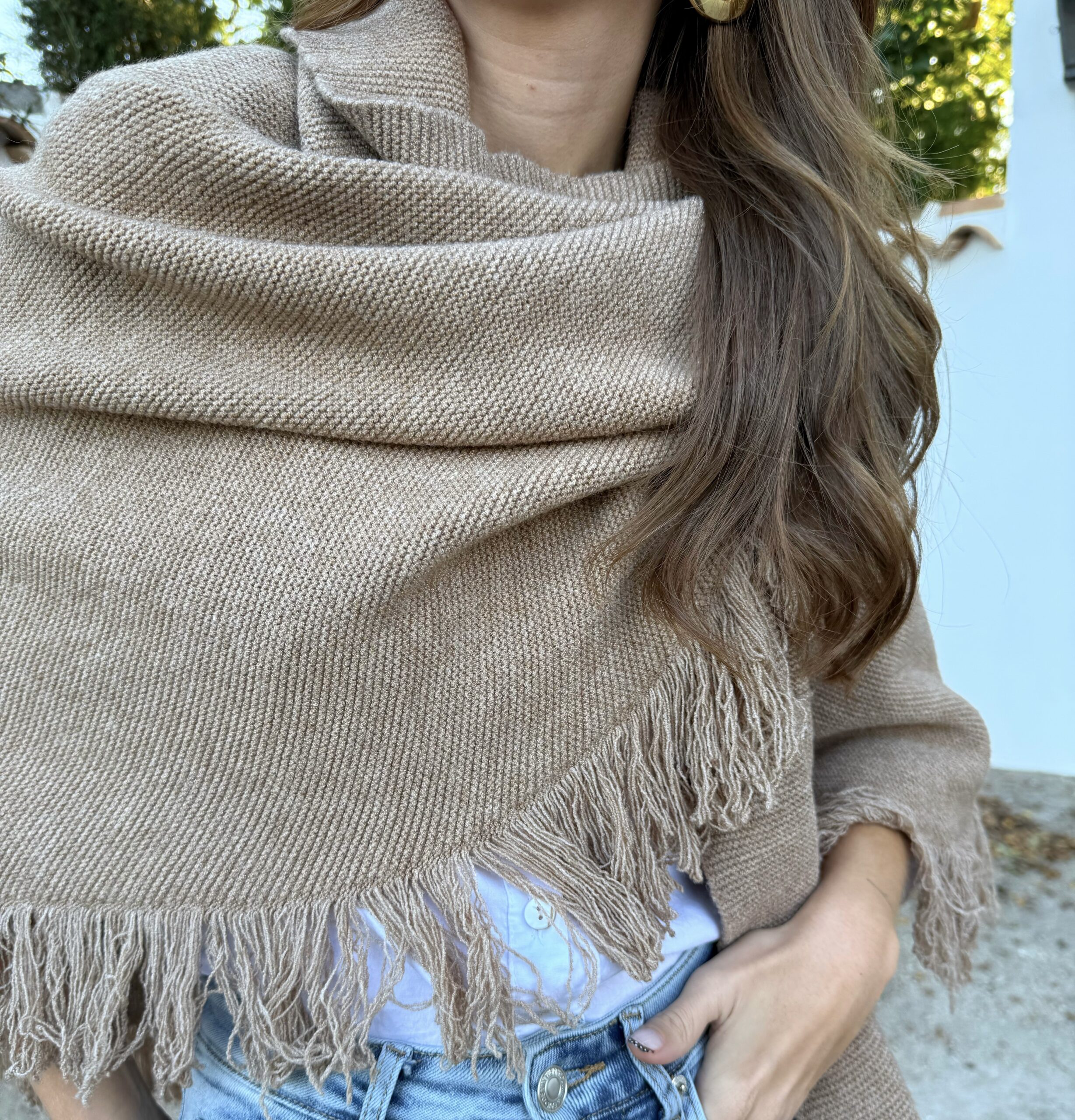 Capa Punto Flecos Camel - Imagen 2