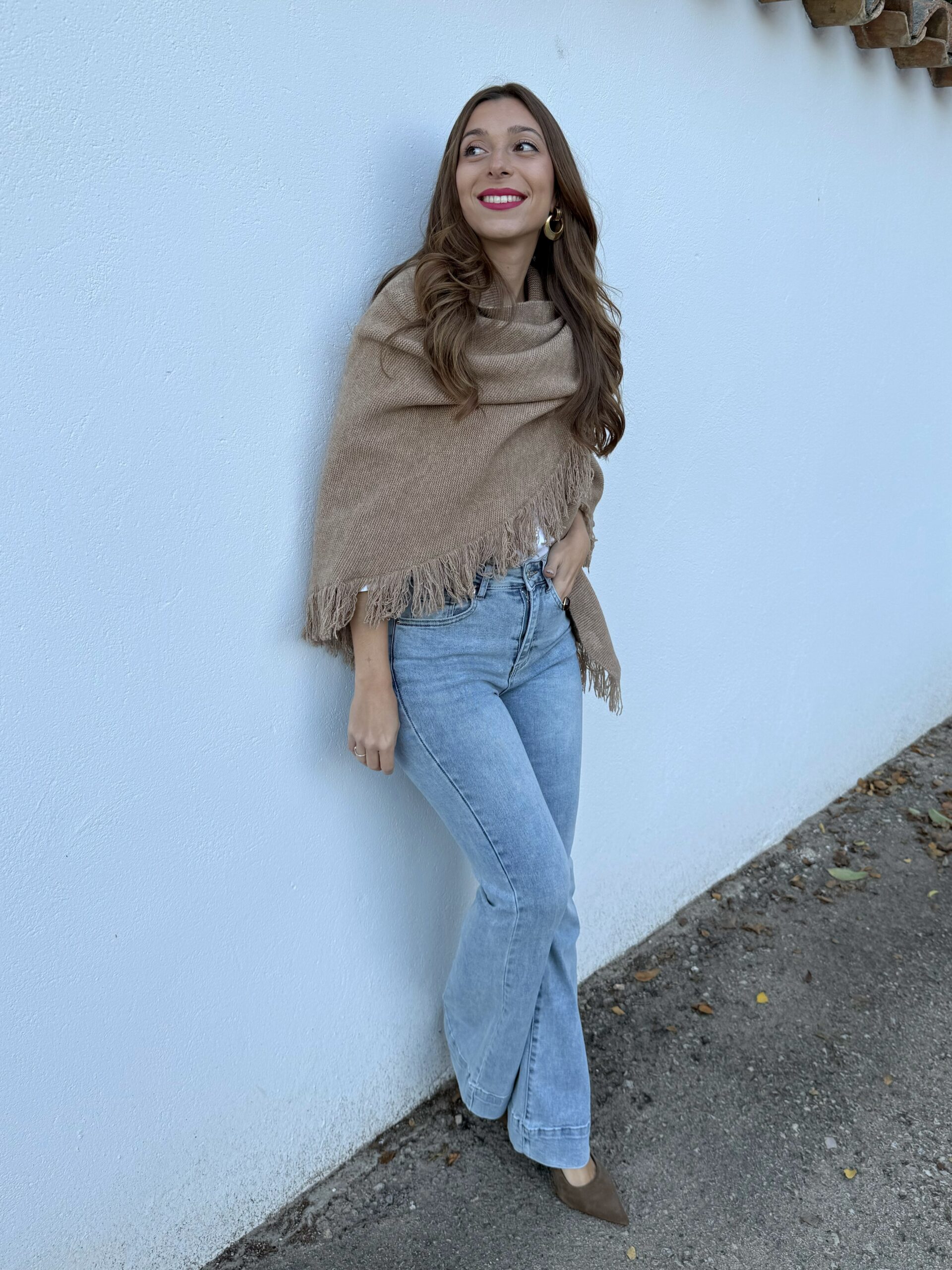 Capa Punto Flecos Camel - Imagen 3