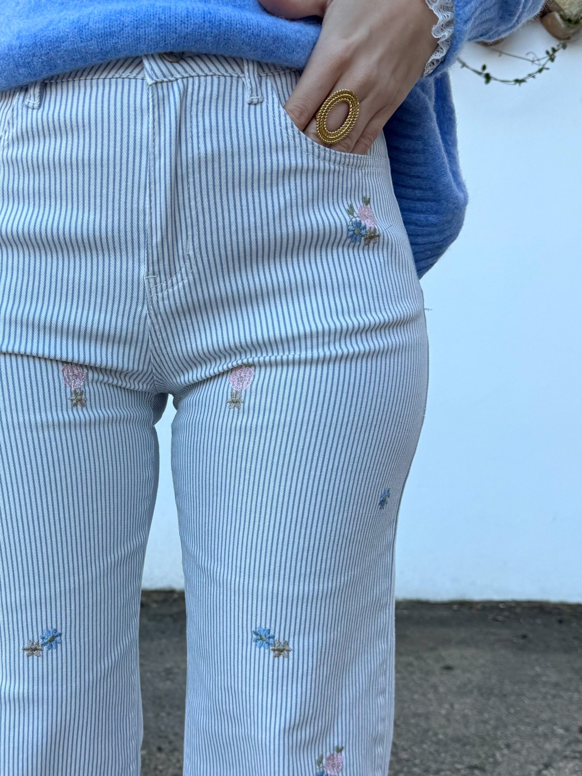 Pantalón Bordado Rayas Azul Bebé