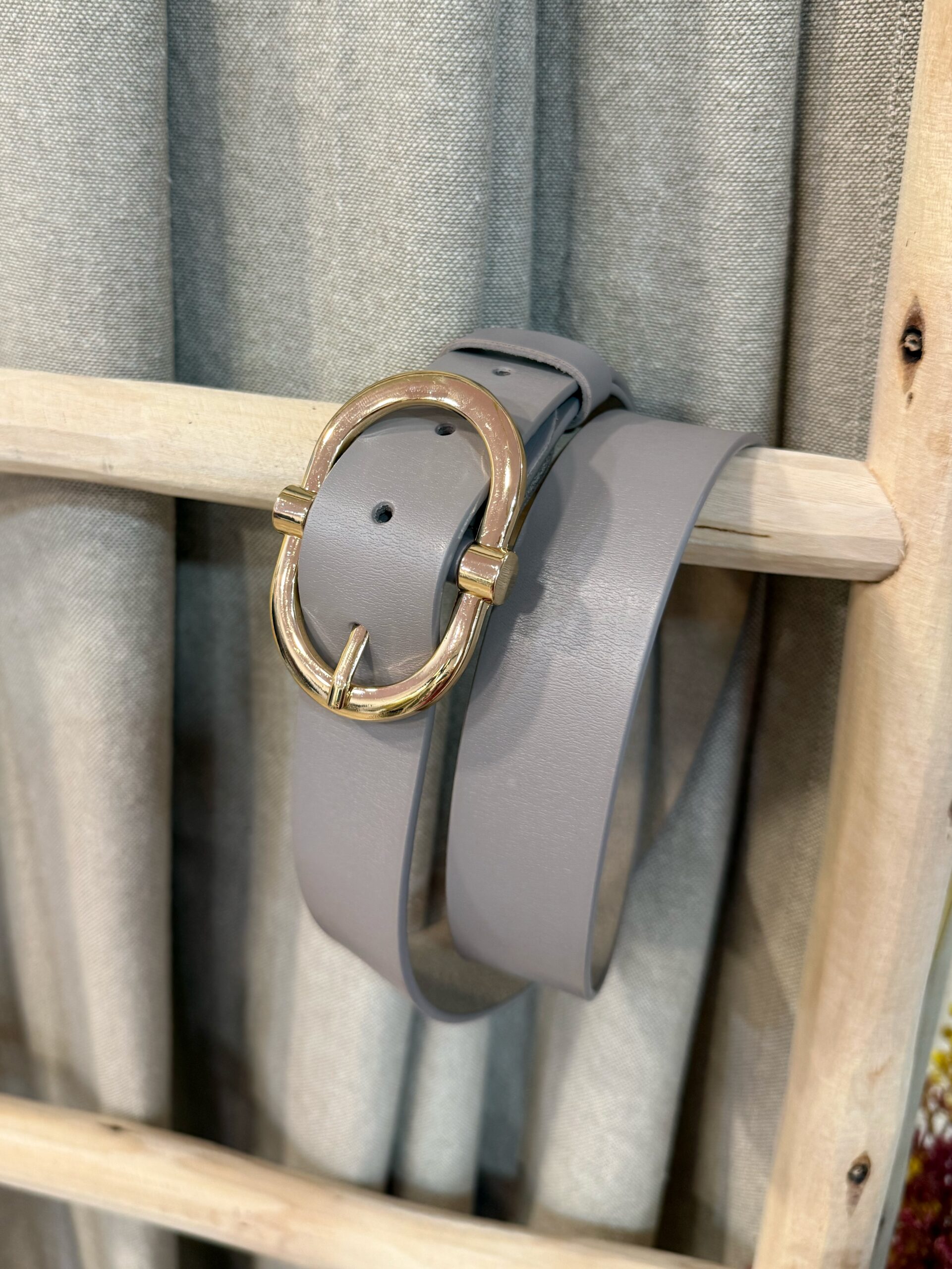 Cinturón Piel Hebilla Ovalada Beige