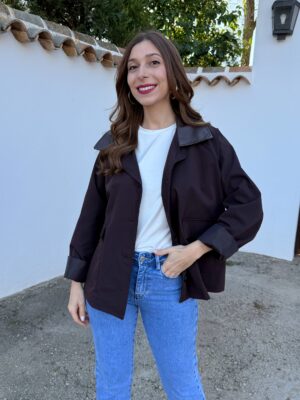 Gabardina Corta Chocolate