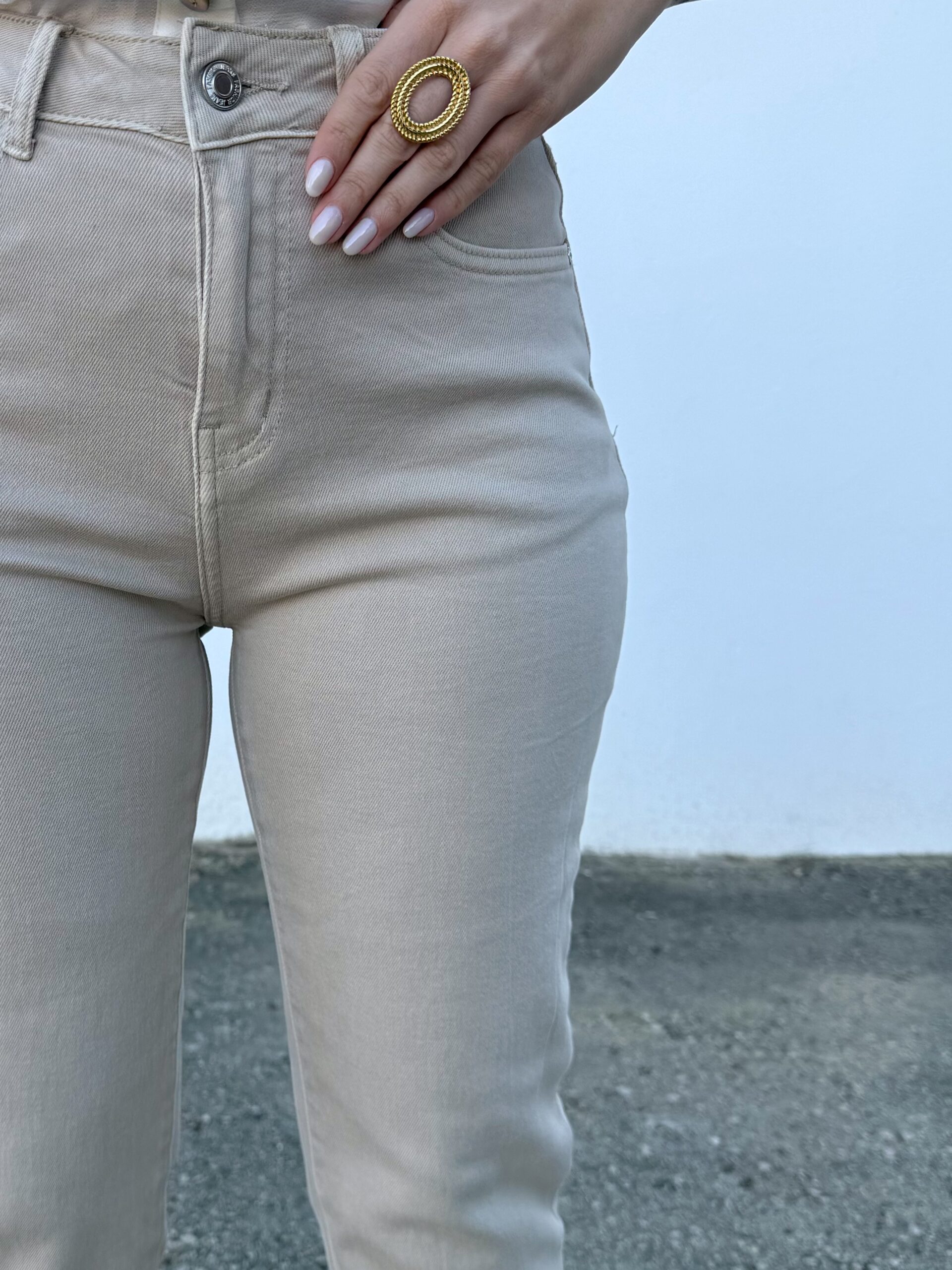Pantalón LeVs Mom Fit Beige