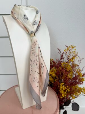 Pañuelo Seda Paisley Blanco/Rosa
