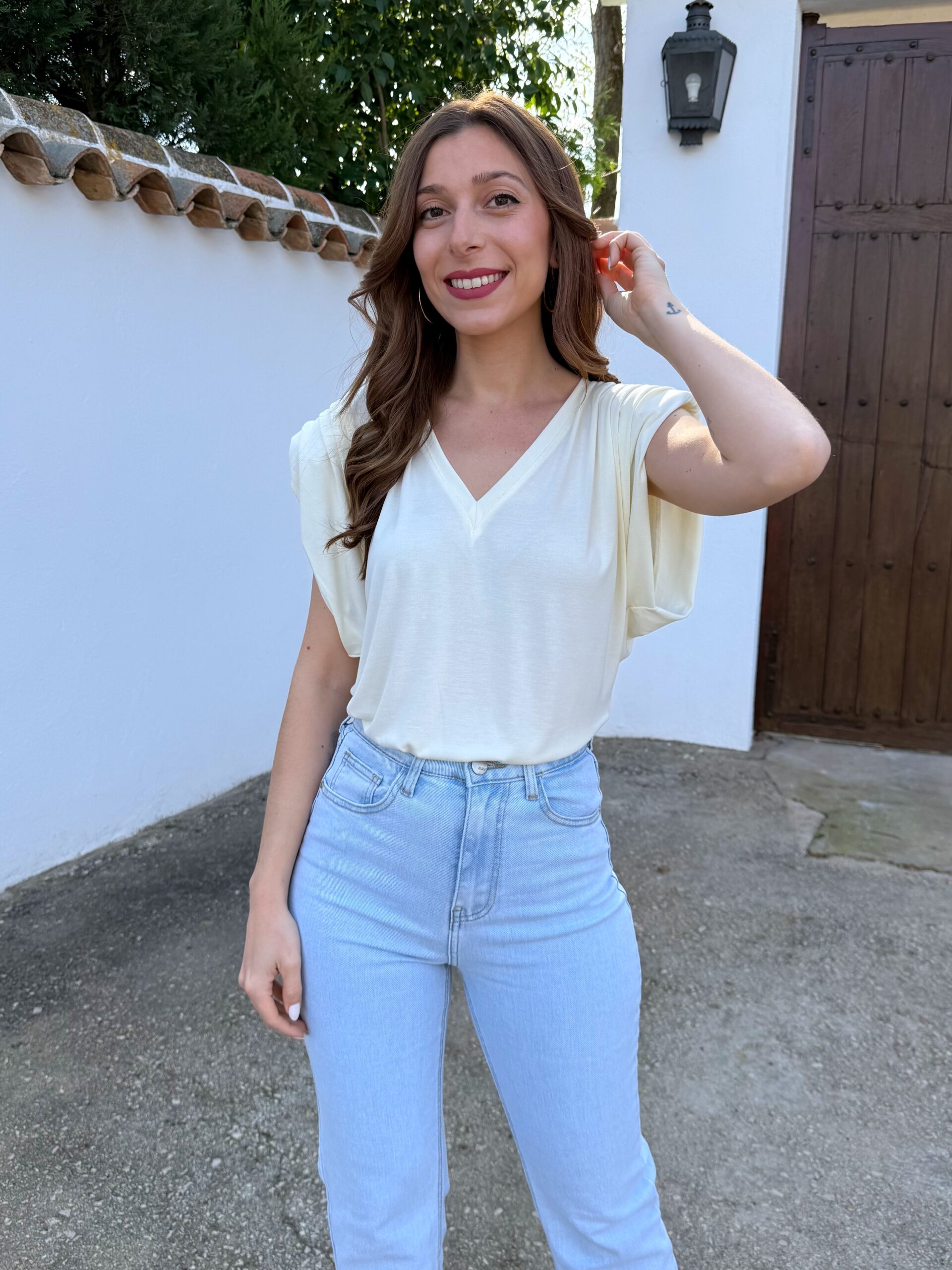 Camiseta Hombreras Pico Beige - Imagen 3