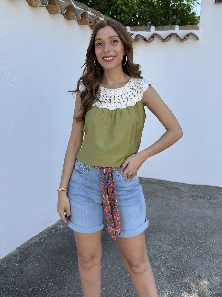 Blusa Cuello Croché Verde