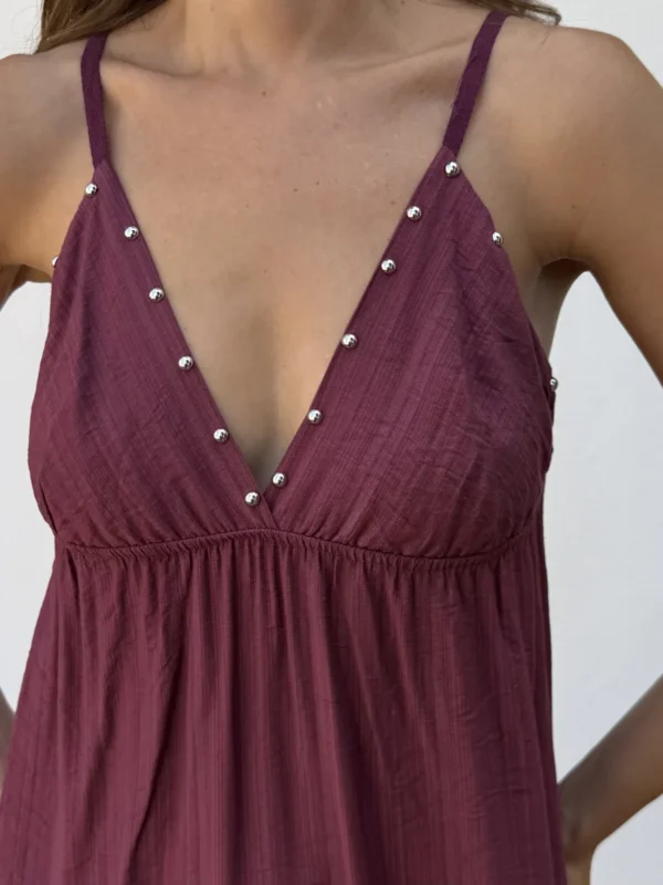 Vestido Tachuelas Burdeos