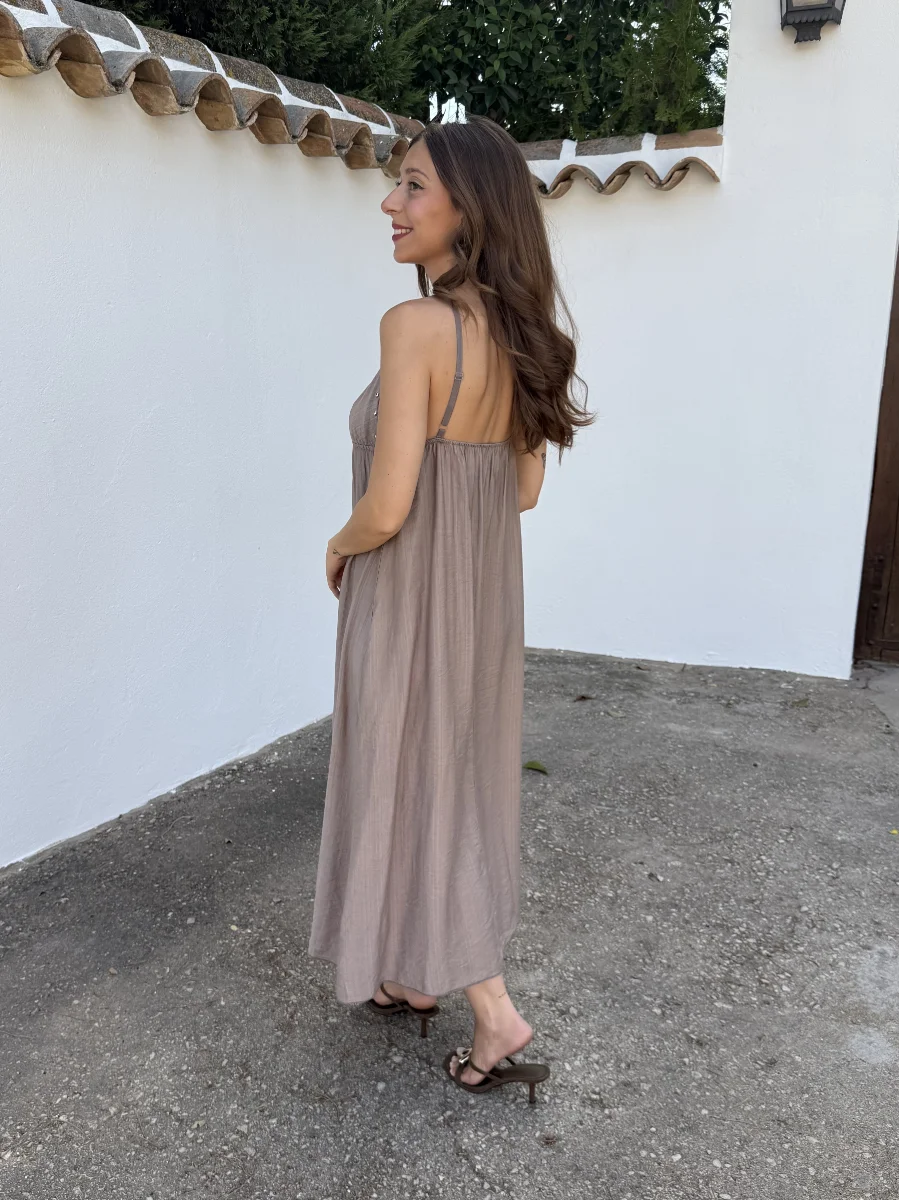 Vestido Tachuelas Taupe - Imagen 3