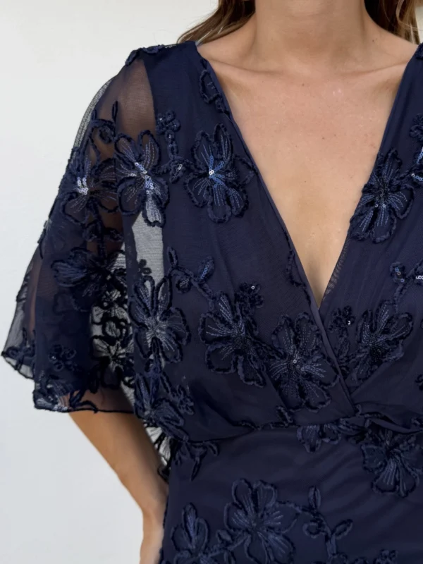 Vestido Bordado Azul Marino