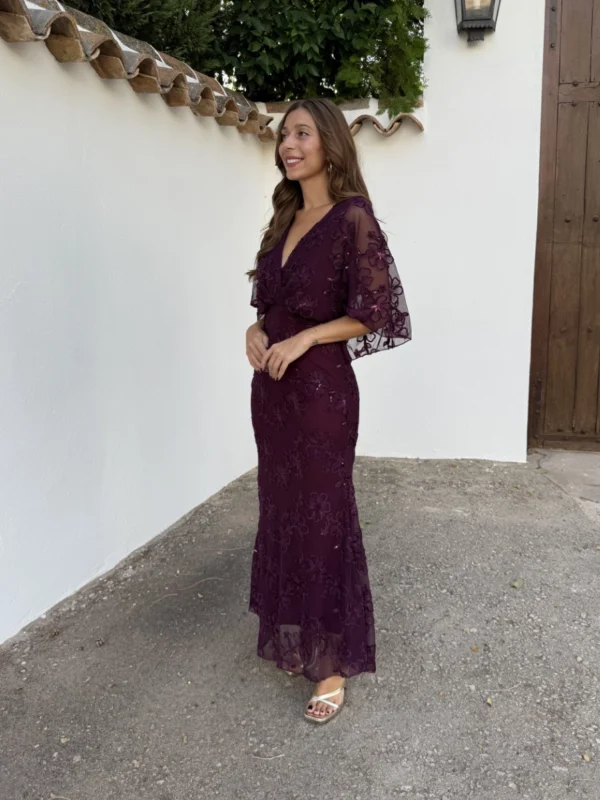 Vestido Bordado Burdeos