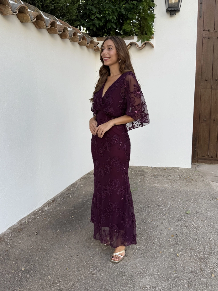 Vestido Bordado Burdeos