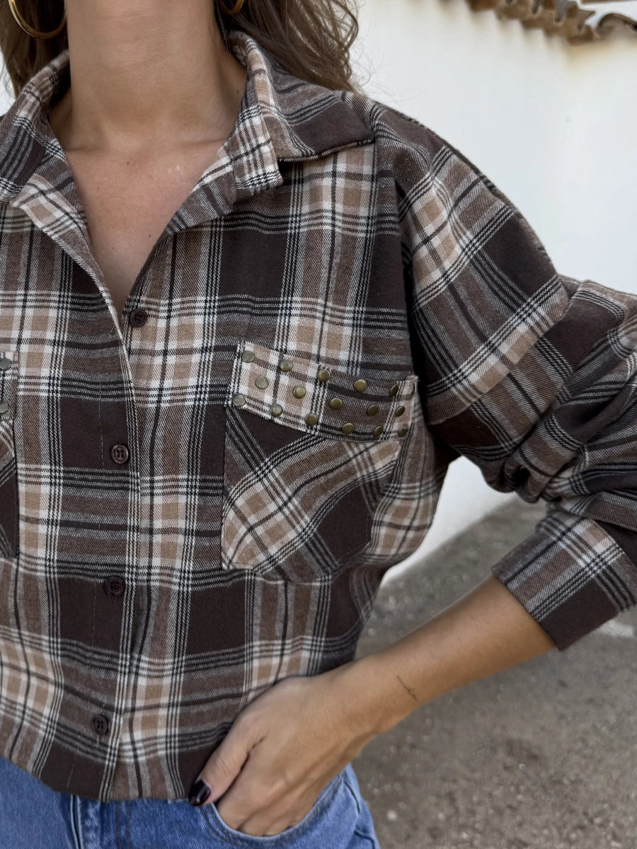 Camisa Oslo Marrón Tachas - Imagen 4