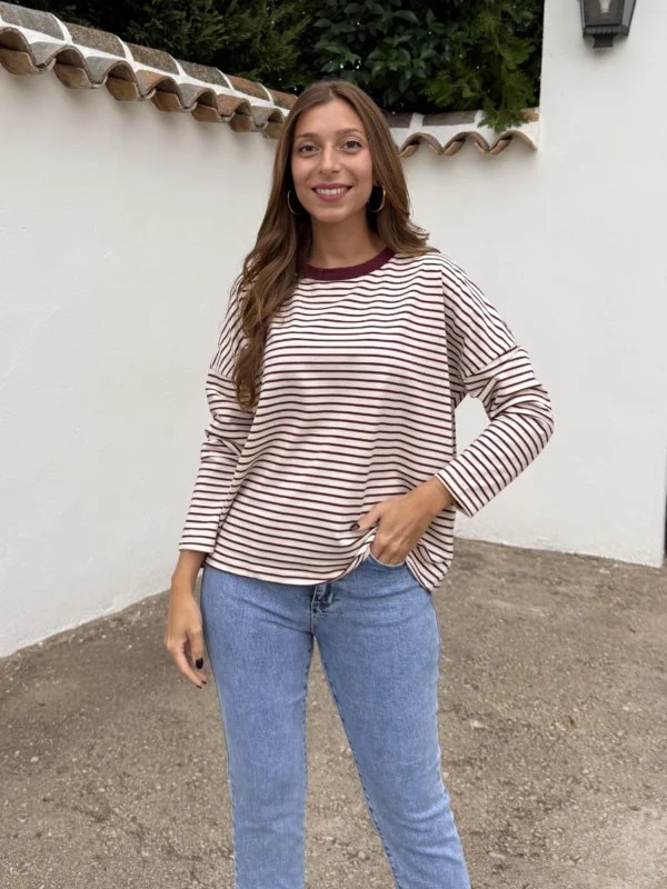 Camiseta Julia Burdeos