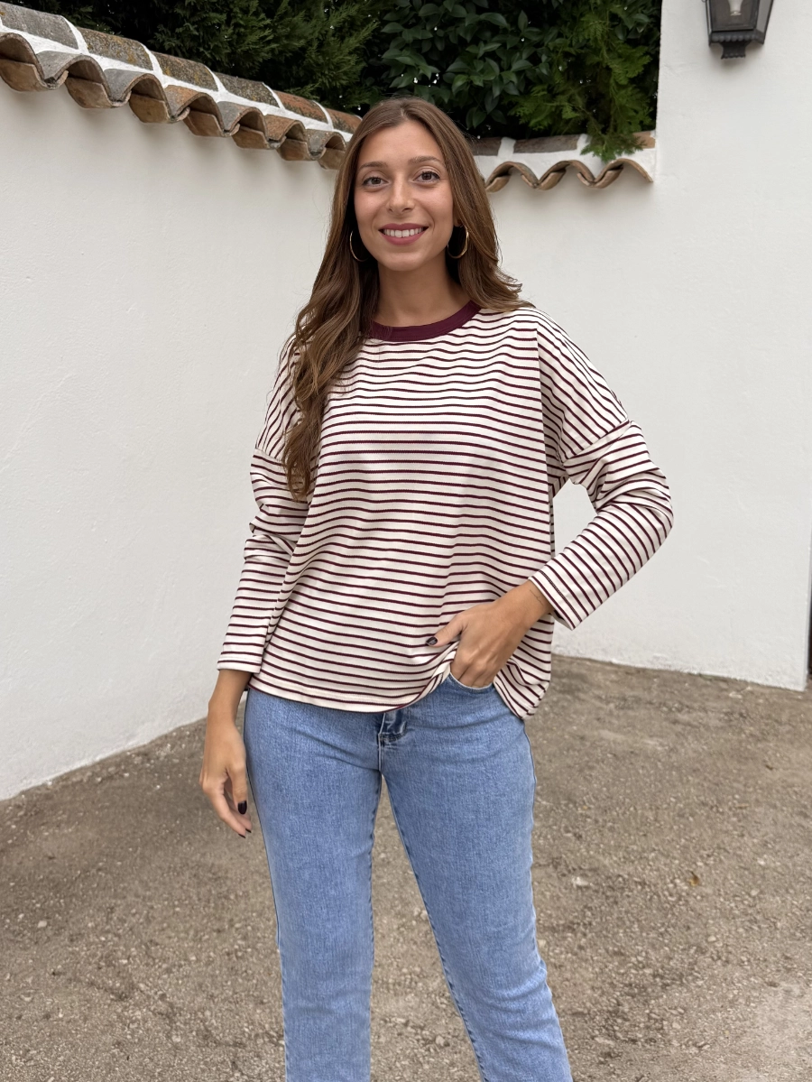 Camiseta Julia Burdeos