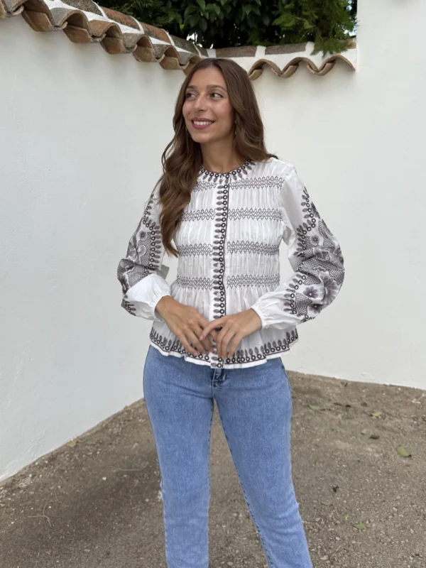 Blusa Panal Bordada Burdeos