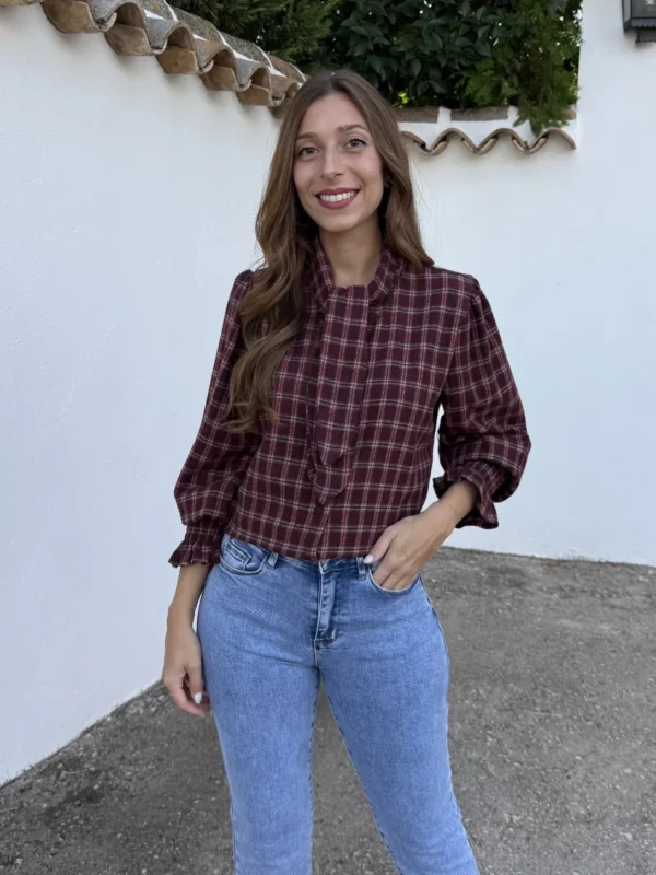 Camisa Rocío Nudo Burdeos